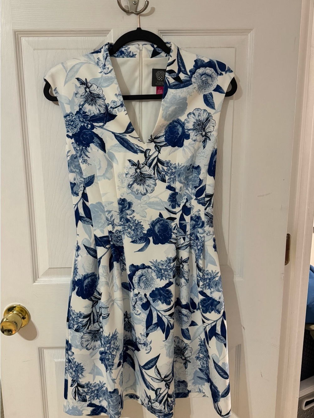 Vince Camuto Blue White Floral Scuba Crepe Mock Neck Dress Size 4 Fit Flare